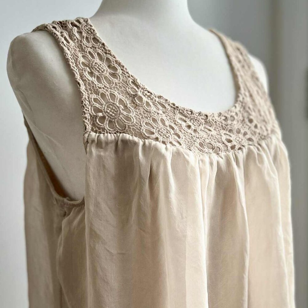 Made in Italy Champagne Silk-Blend Crochet Lace Yoke Layered Top – EU M